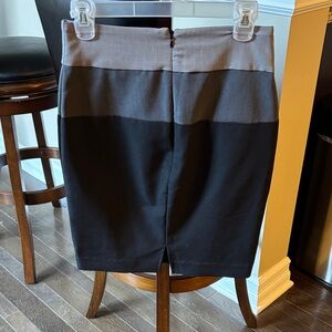VENUS Black and Gray Pencil Skirt